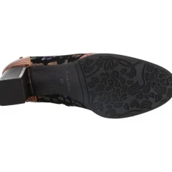 Laura Vita Kacio 02 Camel